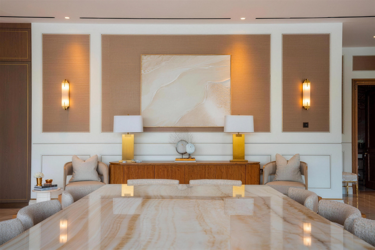 Dining room with marble table – Jumeirah Park villa by Hive Living